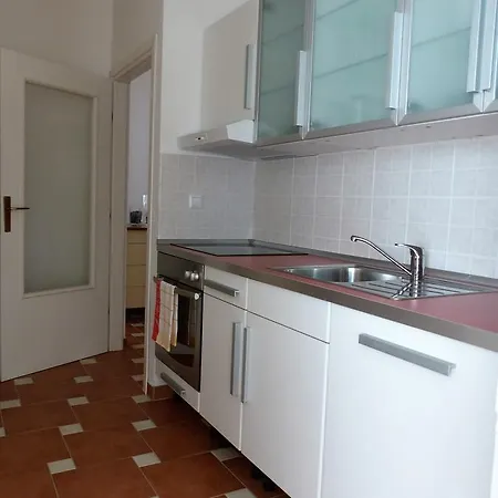 Apartment Lovran Апартаменты *
